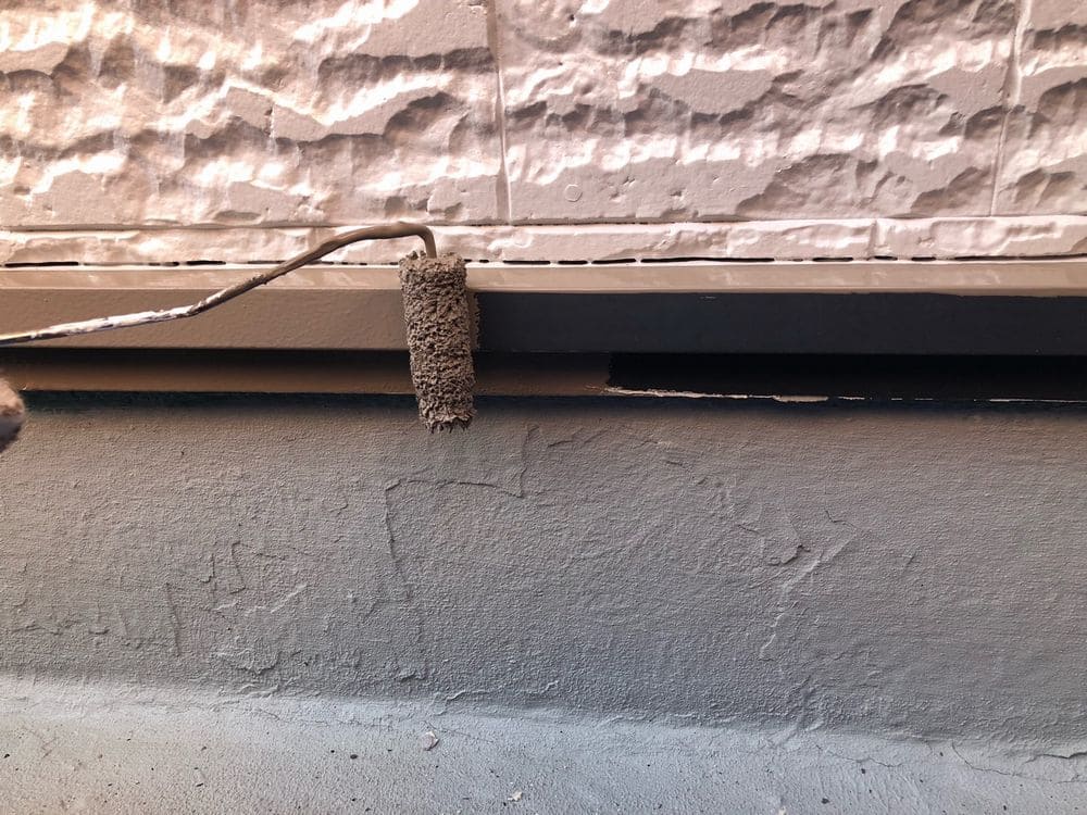 H様(伊賀市)水切り(中塗り) 伊賀市の外壁塗装、屋根塗装をリペイント匠が施工した写真