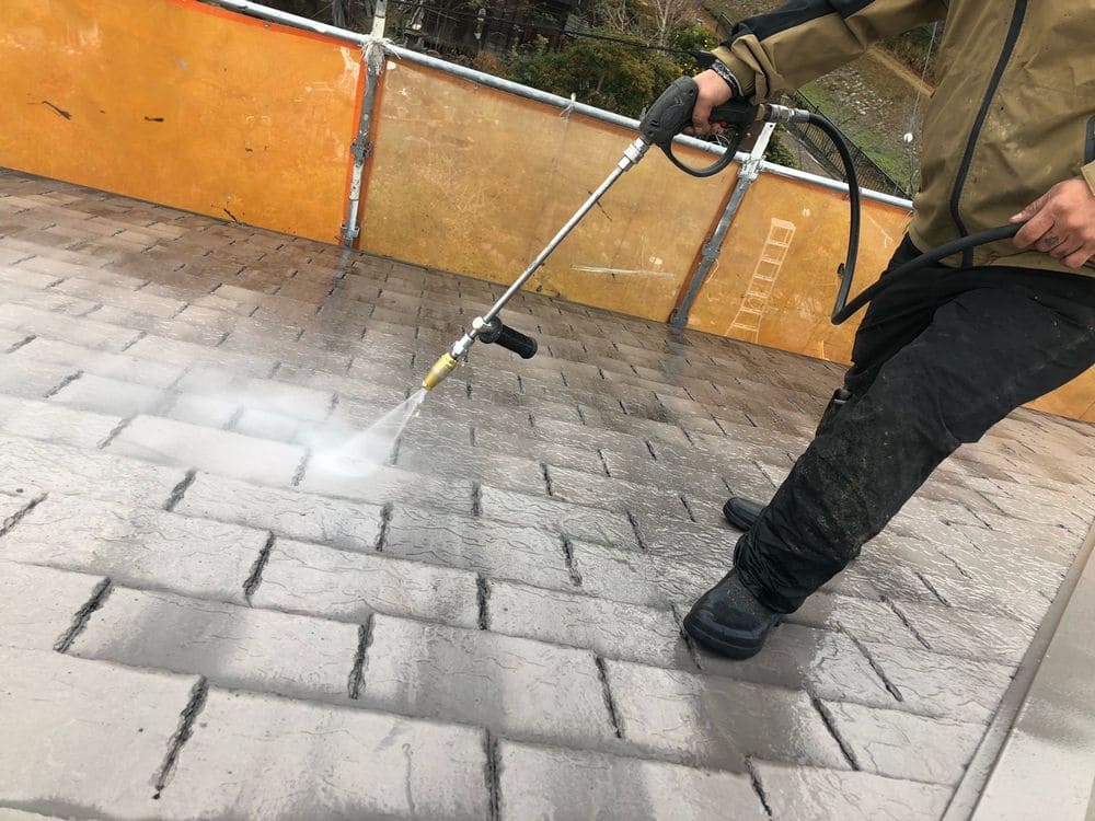 H様(伊賀市)_高圧洗浄(屋根) 伊賀市の外壁塗装、屋根塗装をリペイント匠が施工した写真